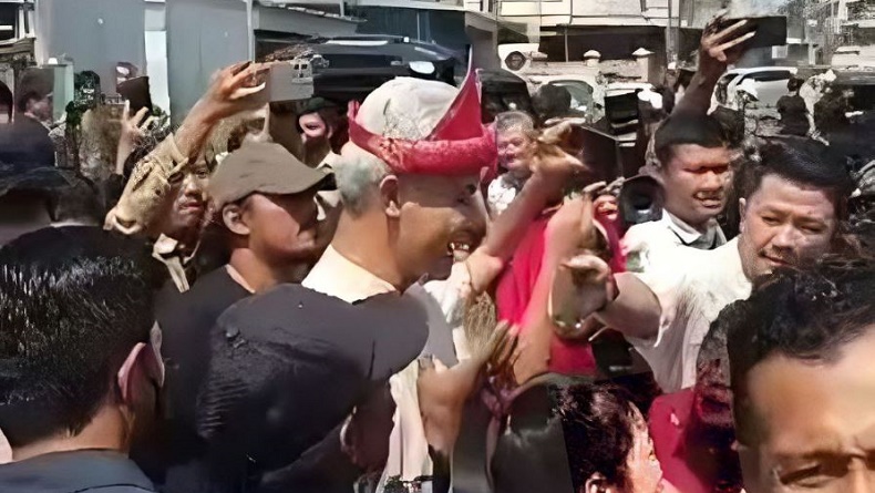 Ganjar Pranowo Berkunjung ke Palembang, Disambut Antusias Para Warga