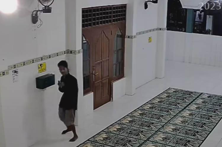 Gunungkidul Geger, Aksi Pencurian Uang Infak di Masjid An Nur Wonosari Terekam CCTV 