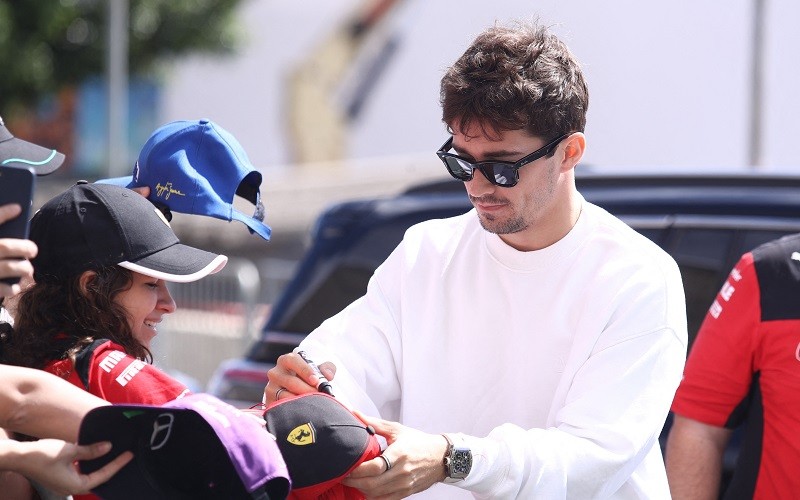 Hajar Tembok Saat Formation Lap, Charles Leclerc Salahkan Power Steering