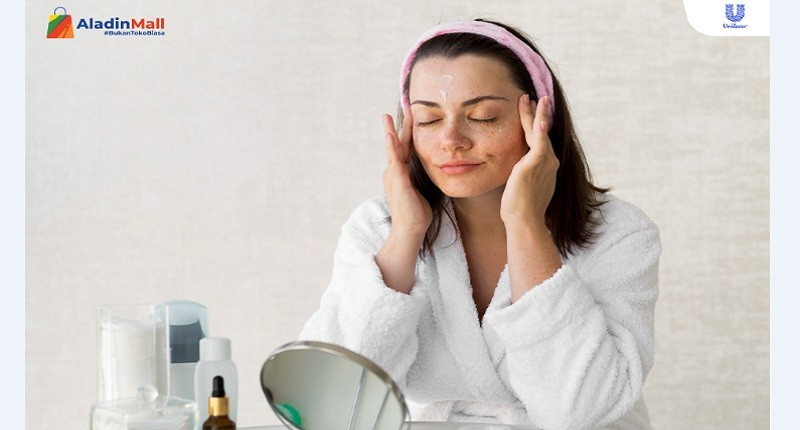 Ingin Punya Wajah Glowing? Ini 5 Perawatan untuk Kulit Berminyak Paling Praktis