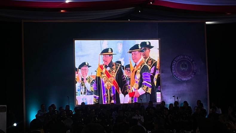 Jenderal Dudung Abdurachman Dikukuhkan Jadi Guru Besar Sekolah Tinggi Hukum Militer