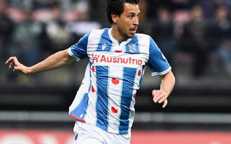 Thom Haye Starter saat SC Heerenveen Vs Raksasa Belanda PSV Eindhoven
