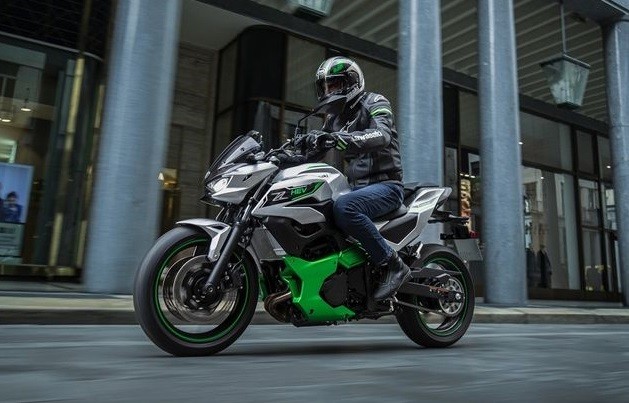 Kawasaki Z7 Hybrid Meluncur, Dibekali Transmisi Otomatis dan Mode Listrik