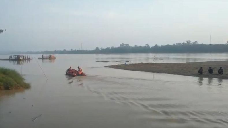 Bocah 10 Tahun Tenggelam di Sungai Batanghari Jambi, Terpeleset saat Main Pasir
