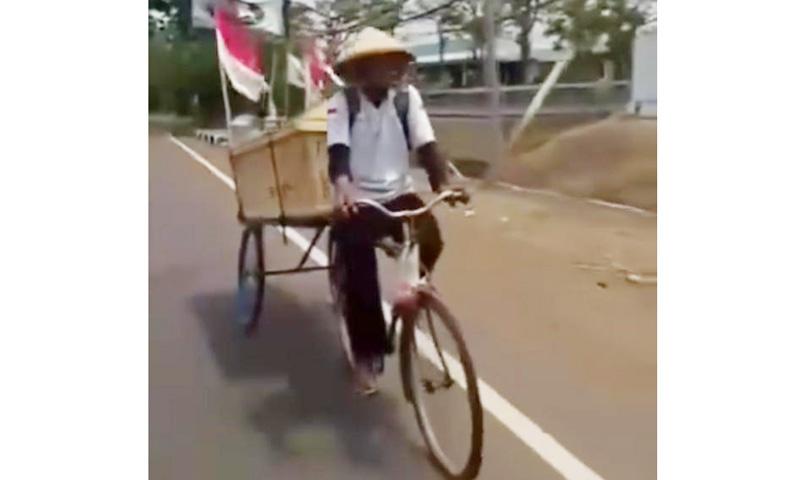  Viral Petani Asal Magelang Ngontel Antarkan Peti Mati ke DPR RI, Alasannya Bikin Terenyuh