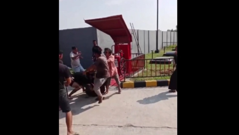 Viral Video Adu Jotos Konsumen dan Petugas SPBU di Pinrang, Dipicu Serobot Antrean