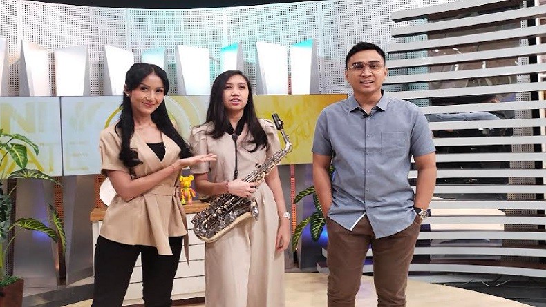 Jadi Saksofonis Profesional, Intip Kisah Sukses Devina Herfiantika Suryadi 