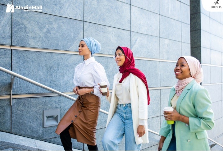 Stylish dan Kekinian, Begini Cara Praktis Mengenakan Hijab Square Simpel
