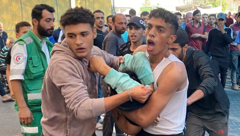 Kebiadaban Israel Berlanjut, Bombardir 3 Rumah Sakit di Gaza