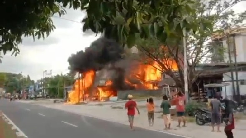 2 Warung di Palangka Raya Ludes Terbakar, 1 Orang Luka-luka