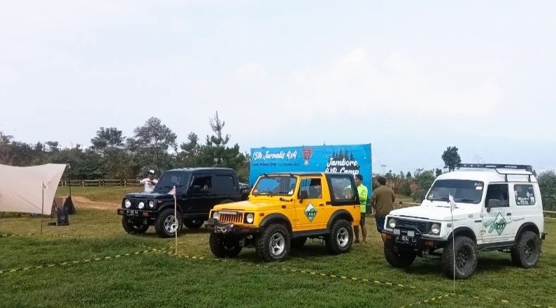 Gelar Jambore, Komunitas Offroad Jurnalis 4x4 Beri Bantuan ke Warga Kurang Mampu