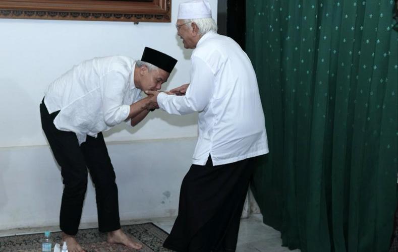 Ganjar Pranowo Sowan ke Gus Mus: Saya Didoakan, Doa yang Baik-baik