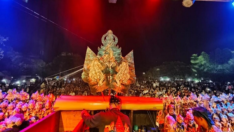 Komunitas Cinta Budaya Ganjar Pranowo Gelar Pentas Seni Wayang Golek di Bekasi