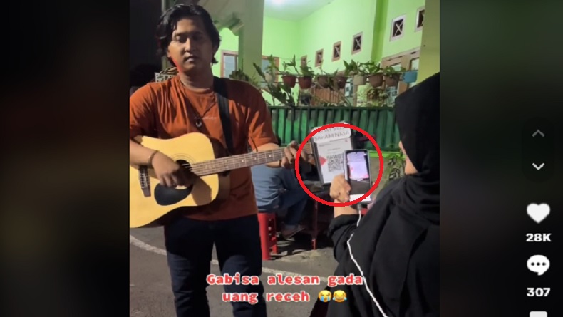 Viral Pengamen Minta Sumbangan Pakai Qris, Netizen: Tak Bisa Alasan Gak Ada Receh