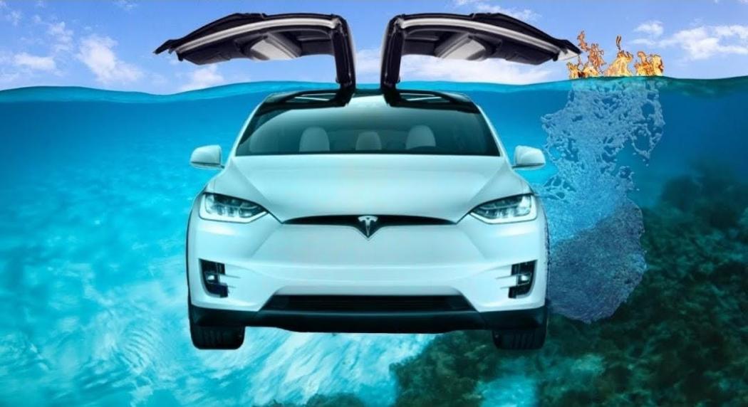 Tesla Model X Tetap Terbakar di Air, Bukti Sulitnya Memadamkan Api Baterai Mobil Listrik