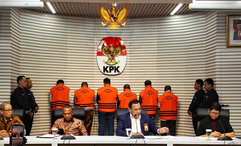 Dipanggil Polda Metro, Firli Bahuri Pimpin Konpers OTT Pj Bupati Sorong