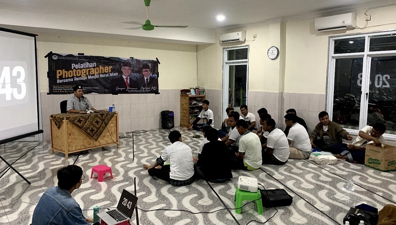 Relawan Ganjar Beri Pelatihan Fotografi, Remaja Masjid di Jakut Punya Keahlian Baru