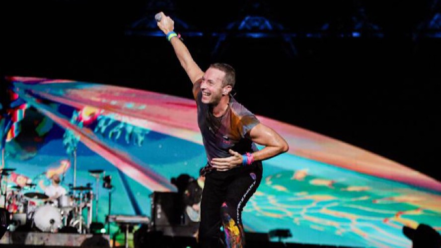Chris Martin Fasih Ngomong Bahasa Indonesia di Konser Coldplay: Kami Sangat Mencintai Negara Kalian