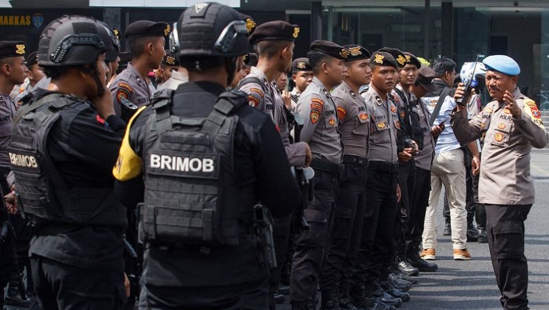 1.304 Personel Gabungan Kawal Demo Buruh Di Patung Kuda Hari Ini