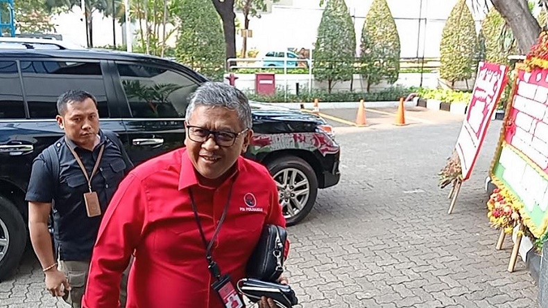 Sekjen PDIP Hasto Kristiyanto Hadiri Rapat Mingguan TPN Ganjar-Mahfud