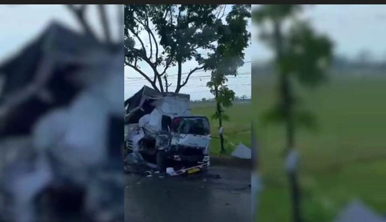 Kecelakaan Tronton Tabrak Truk Ekspedisi di Jalan Pantura Pati, Sopir Terjepit 