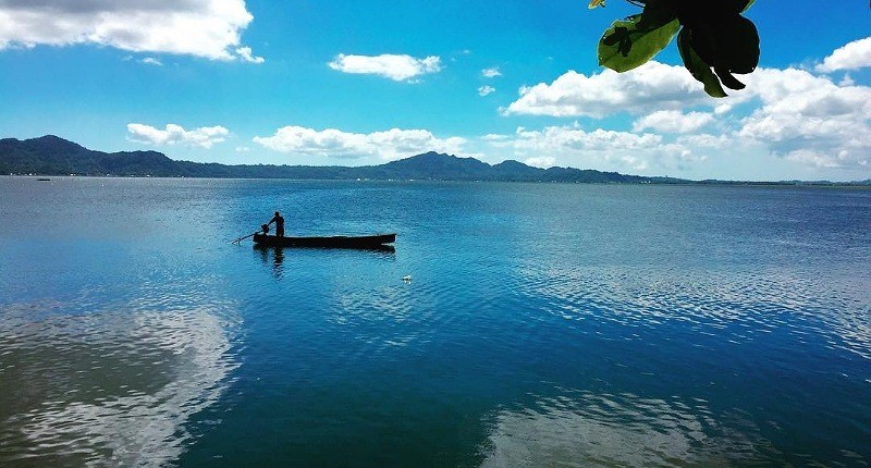 Indahnya Danau Tondano Diapit Pegunungan, Punya Legenda Sedih Sepasang Kekasih