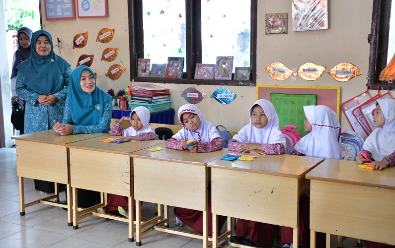 Dedikasi untuk Anak Usia Dini dari Ujung Barat dan Timur Indonesia