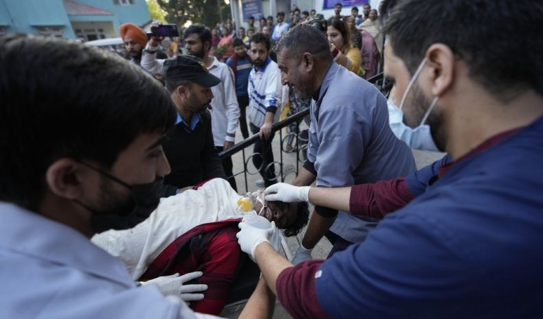 Bus Terguling Masuk Jurang di India, 39 Orang Tewas