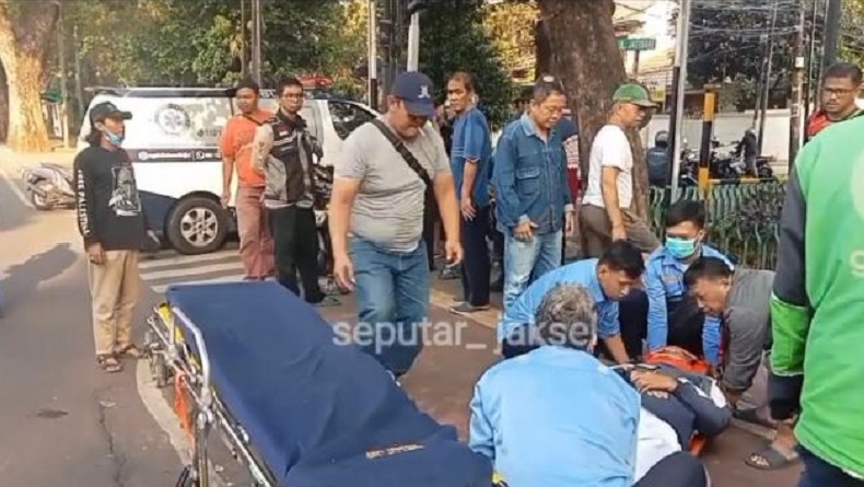 Kecelakaan 2 Motor di Pasar Minggu, 1 Pengendara Kritis Dilarikan ke RS