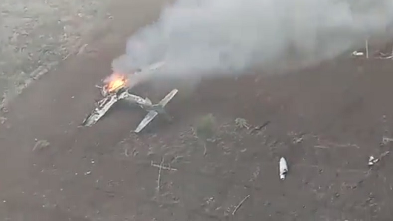 2 Pesawat Super Tucano TNI AU Jatuh di Pasuruan saat Latihan Formasi Rutin