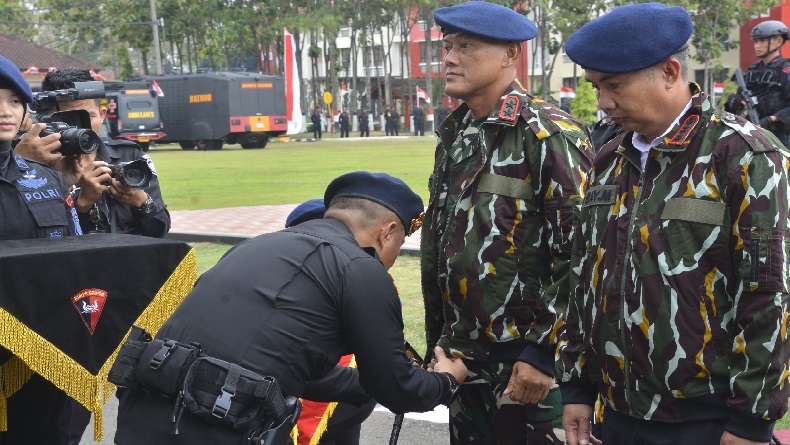 Pangdam Siliwangi Mayjen TNI Erwin Djatniko Jadi Warga Kehormatan Korps Brimob Polri