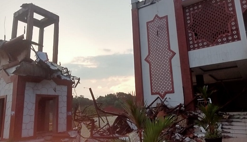 Bogor Dilanda Hujan Deras dan Angin Kencang, Menara Masjid di Tajurhalang Ambruk
