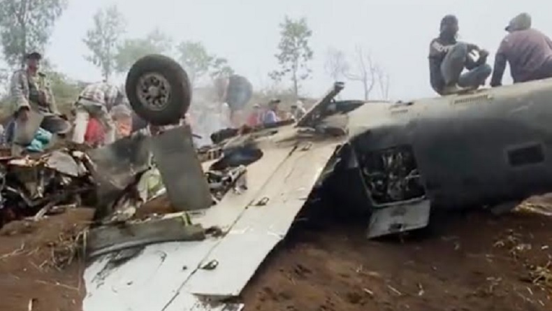 Menhan Sebut 2 Pesawat TNI AU yang Jatuh di Pasuruan Masih Baru dan Layak Tempur