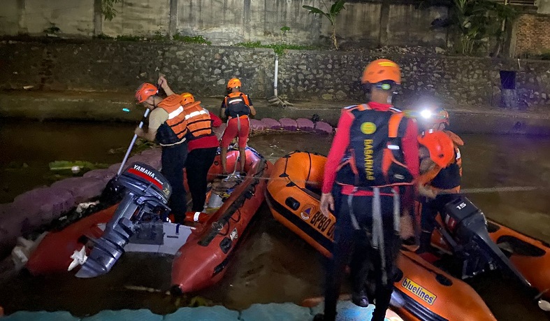 Balita Tenggelam di Kali Ciliwung Senen, Tim SAR Sisir 2 Lokasi