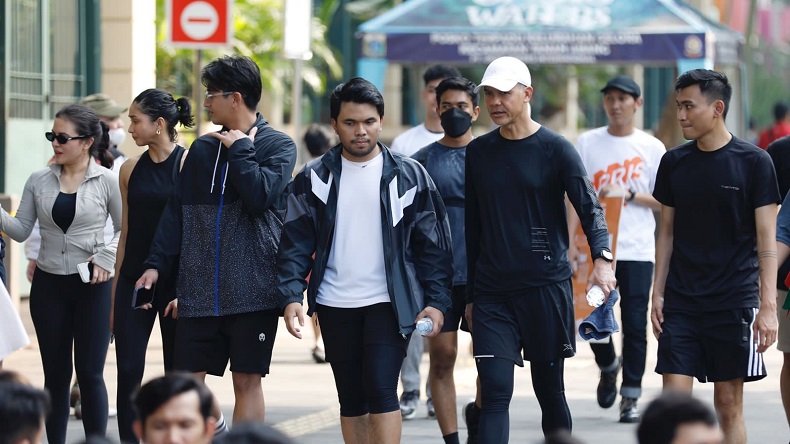 Ganjar Pranowo Lari Pagi di CFD, Ditemani Artis hingga Influencer