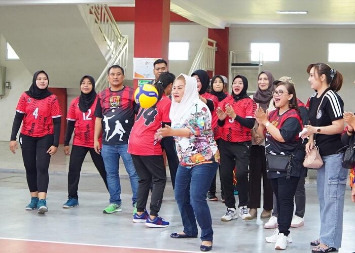 Gunungpati Raih Juara Lomba Bola Voli Kader PKK se-Kota Semarang