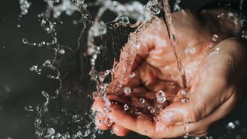 Apa Manfaat Air Bersih? Bantuan yang Diberikan Relawan Ganjar-Mahfud 