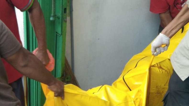 Geger, Warga Rumpin Bogor Temukan Mayat Pria Membusuk dalam Ruko