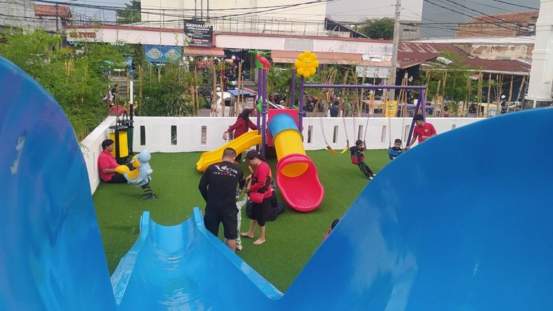  Playground Alun-alun Cimahi Sempat Ditutup, begitu Dibuka Langsung Diserbu Bocah