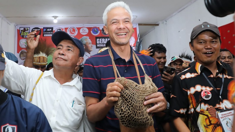 Ganjar Resmikan Sekretariat Gama di Jayapura, Titip Jaga Kekompakan dan Soliditas