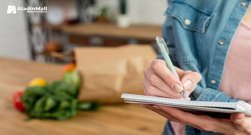 Wajib, Ini Cara Membuat Daftar Belanja Bulanan Bebas Boncos!