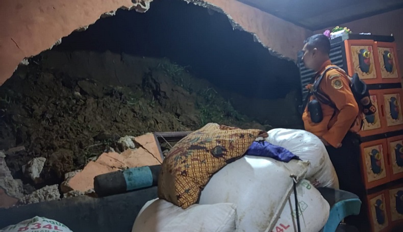 Bogor Dilanda Banjir dan Longsor akibat Hujan Deras, Sejumlah Warga Mengungsi