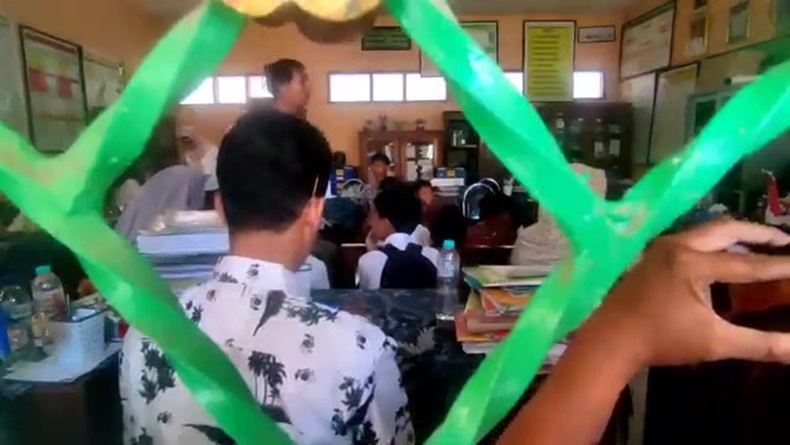 Viral Video Tawuran Antarpelajar SD di Cirebon, Baku Hantam hingga Luka Memar