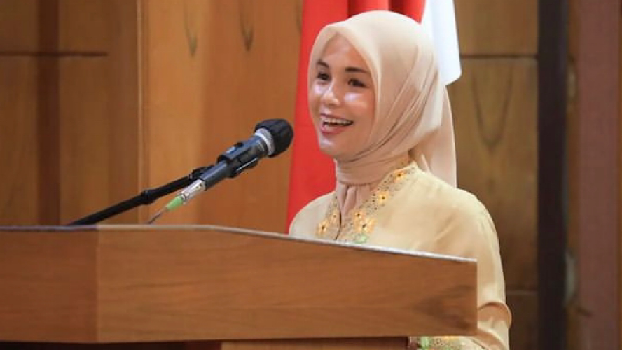 Siti Atikoh Menangis Lihat Banyak Kasus Kekerasan pada Perempuan: Pasangan Seharusnya Melindungi