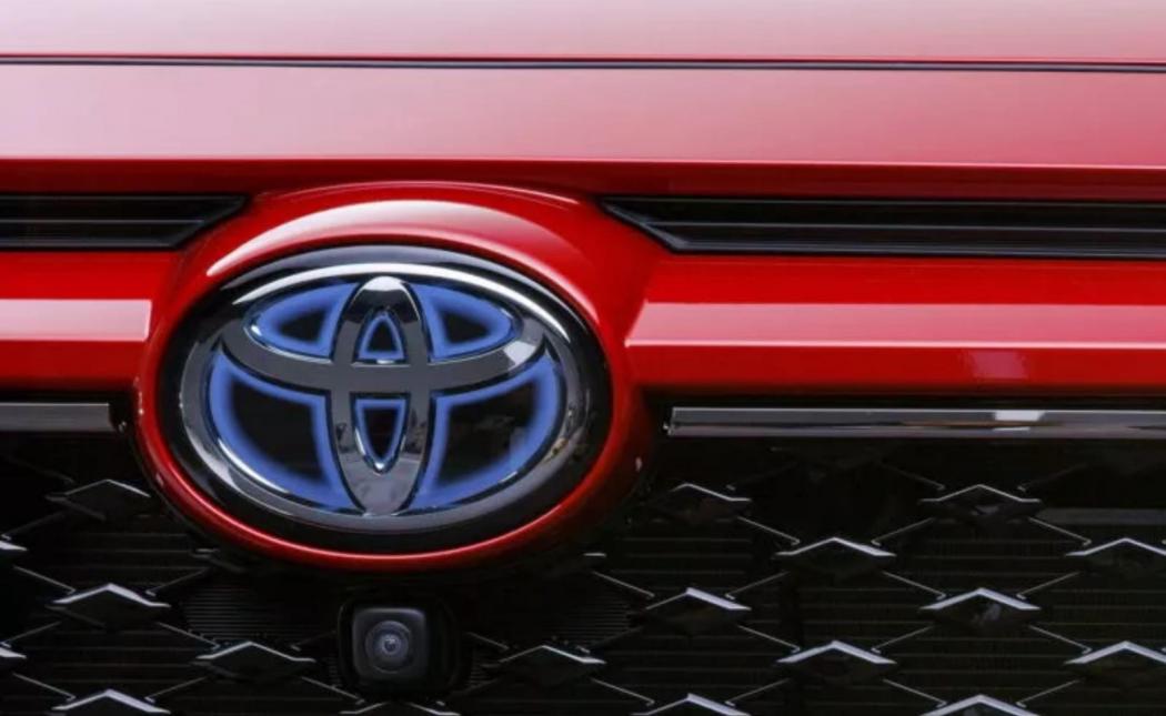 Toyota Hilangkan Warna Biru pada Logo T di Mobil Hybrid, Ini Gantinya