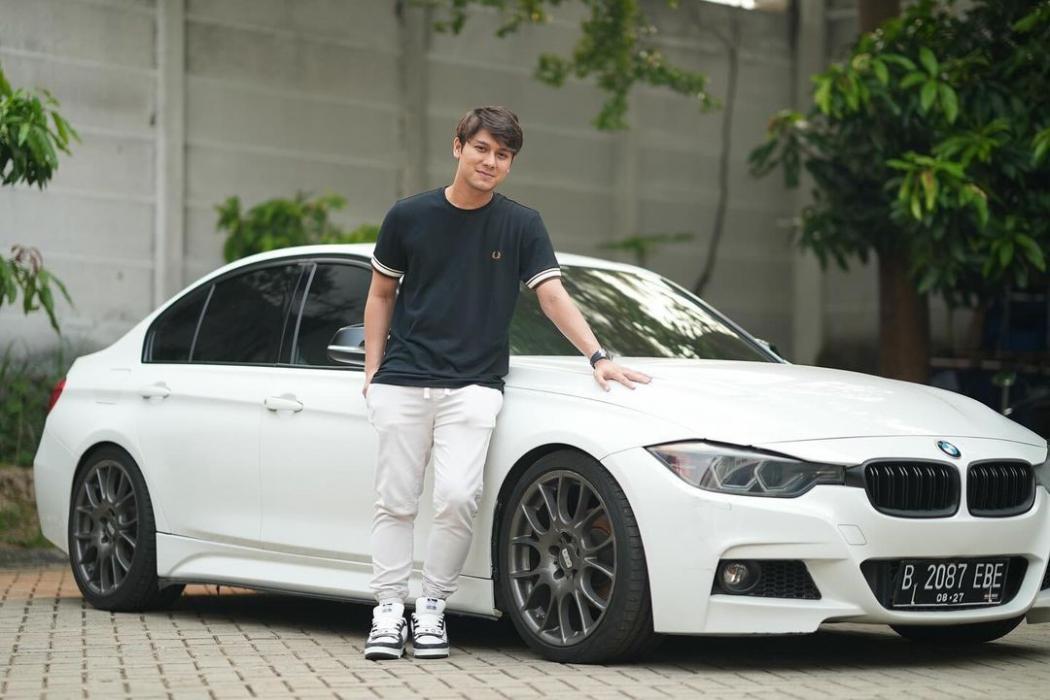 Dilelang Buat Bantu Palestina, Intip Spesifikasi BMW 320i Punya Rizky Billar