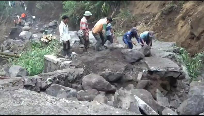 Akses Jalan 2 Desa di Lereng Merbabu Masih Terputus akibat Banjir Bandang dan Longsor