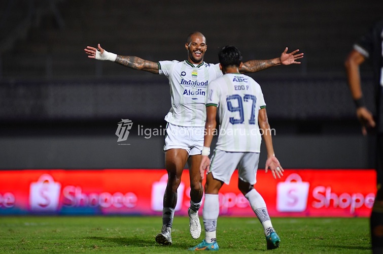 Soal Kans Persib Bandung Juara Liga 1 2023-2024, Bojan Hodak: Finis 4 Besar Dulu!