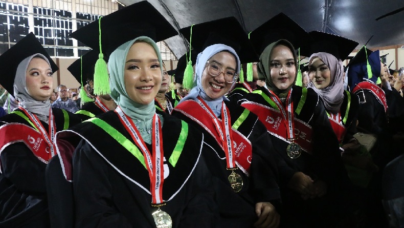 Telkom University Wisuda 4.387 Sarjana, Rektor: Kalian Harus Jadi Solusi bagi Masyarakat