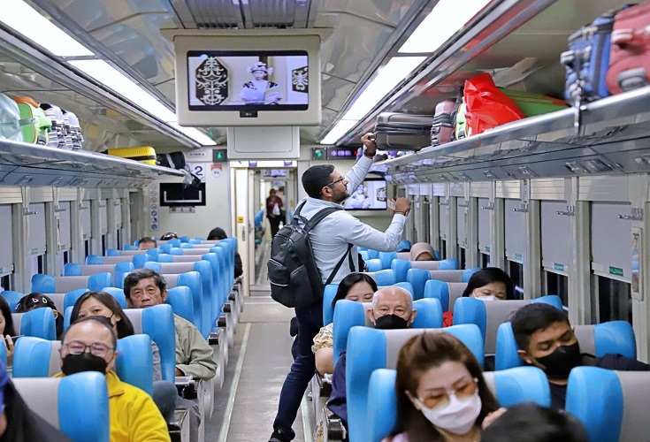 Tiket Kereta Api Libur Natal dan Tahun Baru Sudah Terjual 25 Persen